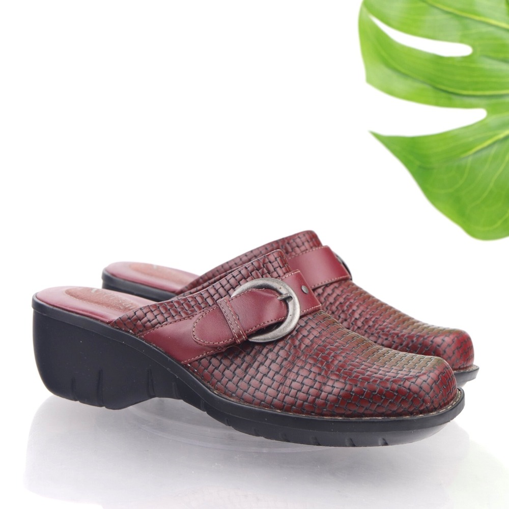 Clarks Womens Mule Size 7 M Burgundy Woven Leather Low Wedge Comfort Shoe Buckle